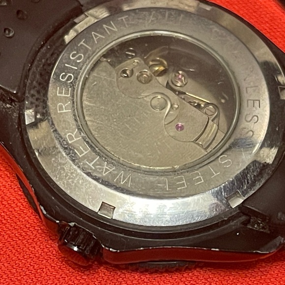 Fuyate Yellow-Gold Automatic Watch - Picture 6 of 8